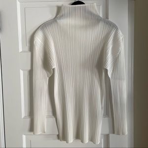 Issey Miyake White/Off-White Turtleneck, Small
